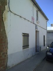 Haus in Rena. Casa con patio rena