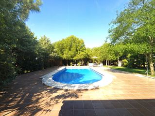 Country house in Diseminado el alamo 8. Casa rústica en venta en puebla de sancho pérez