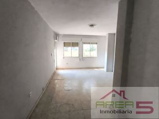 Etagenwohnung in Montijo. Amplio piso de 114 m² con 4 dormitorios y terraza en zona céntri