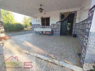 Xalet a Oeste. Casa de campo escriturada con más de 10.000 m² de finca cerca de