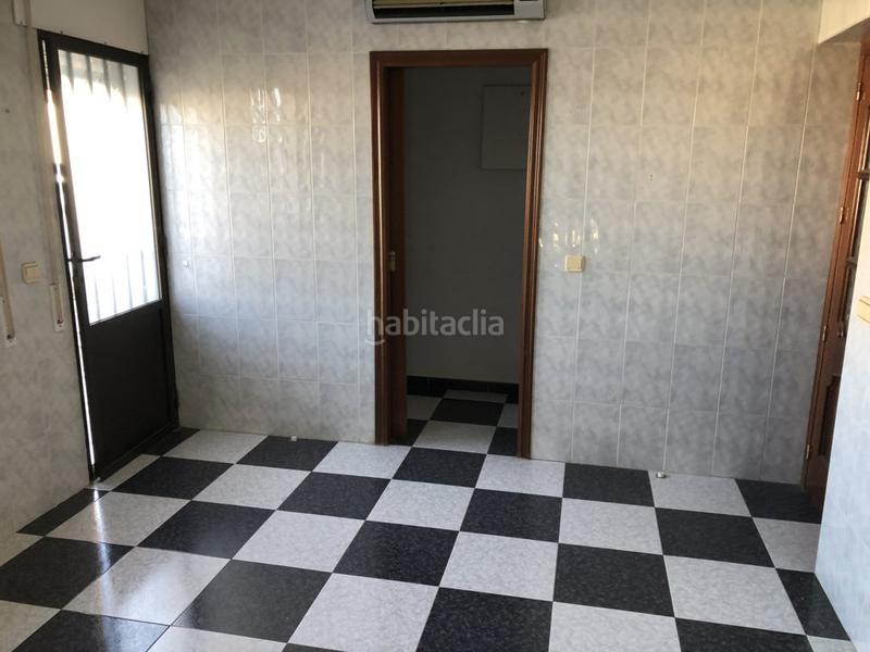 Foto 0969e229-8dfb-473a-b808-58a9f937bb25. Casa adossada amb aparcament a Garrovilla (La)