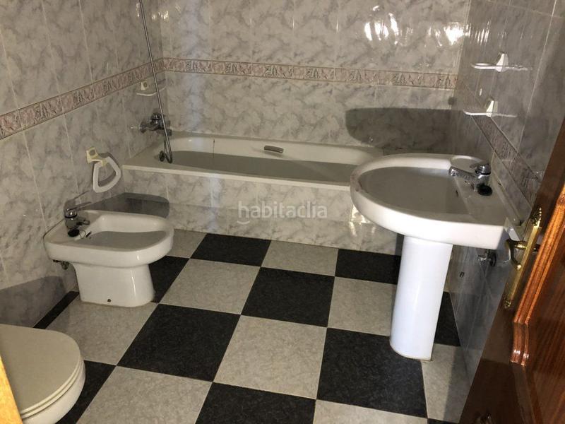 Foto 2c0e49e8-c82a-46c1-bbc8-78c1311793c1. Casa adossada amb aparcament a Garrovilla (La)