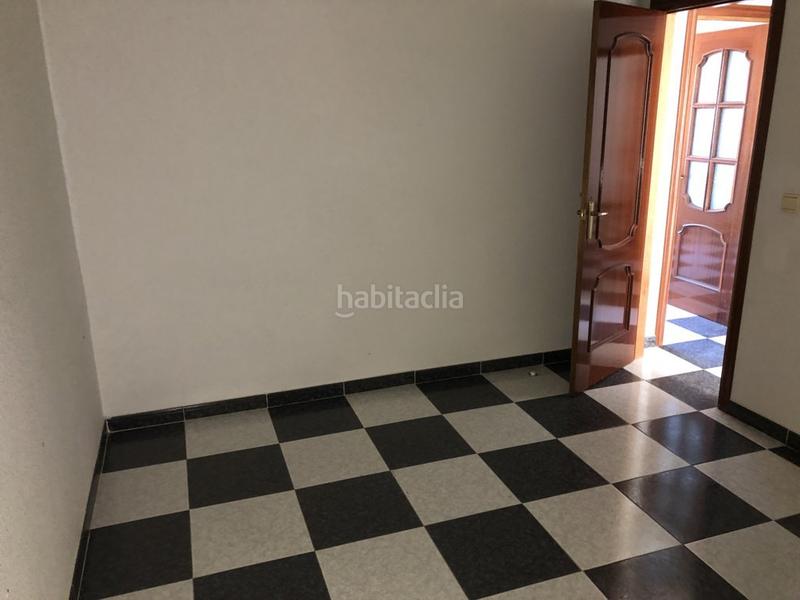 Foto 905c1728-673e-4e01-85d4-dbaa264736f9. Casa adossada amb aparcament a Garrovilla (La)