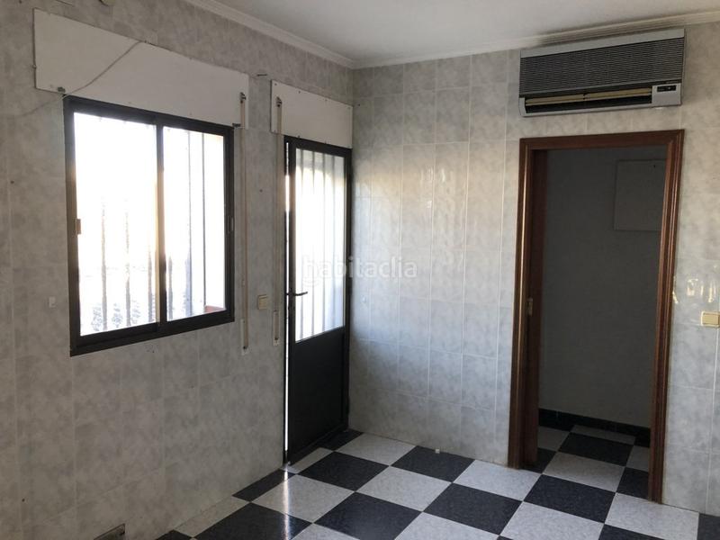 Foto ac52dafb-6b50-4e3e-a21c-b1484d657b27. Casa adossada amb aparcament a Garrovilla (La)