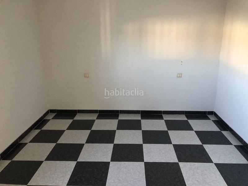 Foto ae5ec5e9-1328-4682-ad70-09c7c1b27a71. Casa adossada amb aparcament a Garrovilla (La)