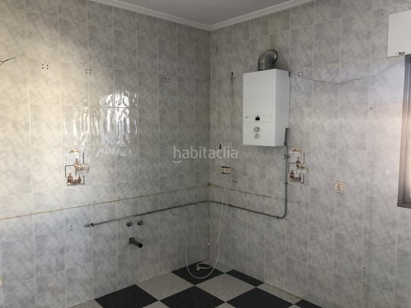 Foto fb8398d9-c251-43e2-892f-612fba4813ed. Casa adossada amb aparcament a Garrovilla (La)