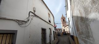 Casa a Medina de las Torres. Venta-casa-caseron-medina de las torres-barata-banco