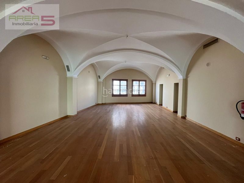 Foto 284b345c-bc9b-4d8a-92a1-124dfd8940bb. Edificio hotel en venta con historia de conquistadores ideal como inversión en una población llena de encanto. en Trujillo