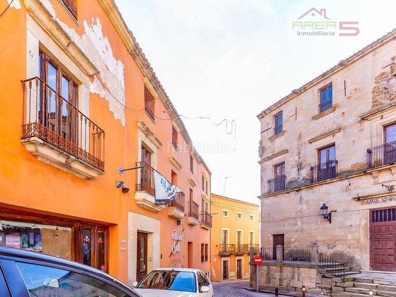 Foto 2fd0a496-c7ad-4d07-9761-9e6d7f0b2483. Edificio hotel en venta con historia de conquistadores ideal como inversión en una población llena de encanto. en Trujillo