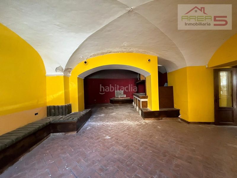 Foto acf67aba-fde2-4bde-8684-b3b46be30275. Edificio hotel en venta con historia de conquistadores ideal como inversión en una población llena de encanto. en Trujillo