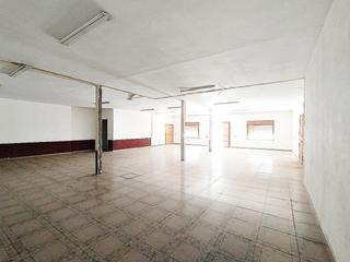 Locale commerciale in Calle pacheco 16. Local en venta en castilblanco