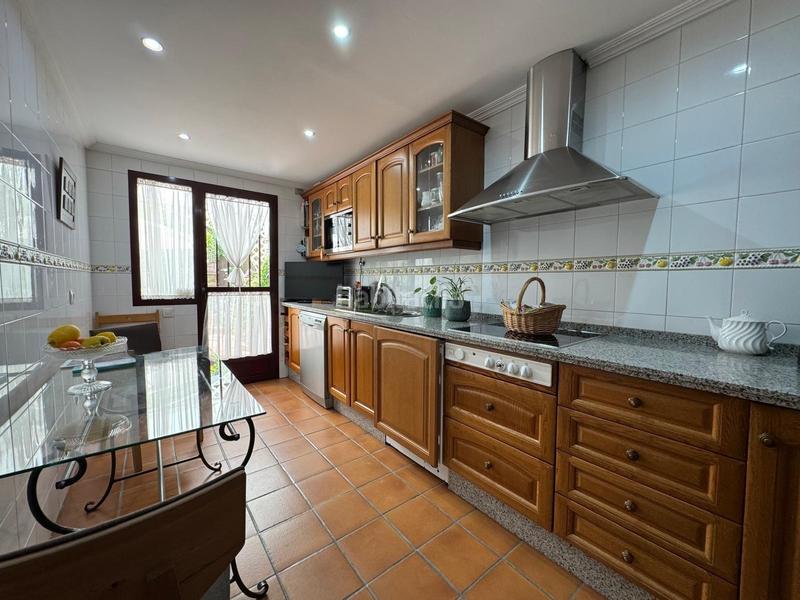 Foto 11d43deb-6681-4520-b7f4-488c2b16f578. Maison jumelée avec chauffage parking dans Valdepasillas - La Paz - Huerta Rosales Badajoz