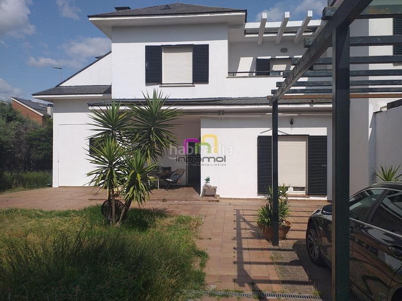 Foto 6f51b5fa-c5b2-42e9-884c-423c782a6887. Casa bifamiliare con riscaldamento parcheggio piscina in Badajoz