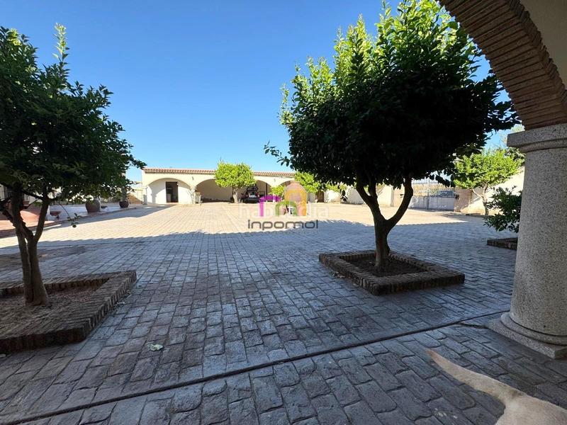 Foto 3f01c805-5283-466b-bc89-4cf8e7eb230f. Chalet exclusivo chalet independiente . en Las Vaguadas Badajoz