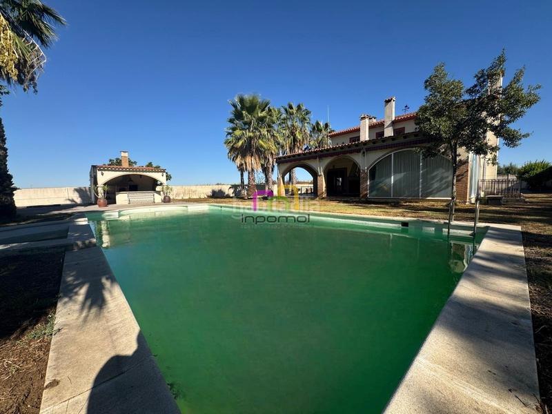 Foto 55dabeec-d828-49a0-a2a5-7ec25b89f033. Chalet exclusivo chalet independiente . en Las Vaguadas Badajoz