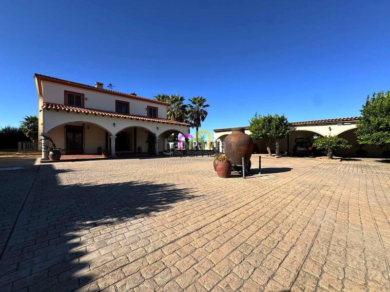 Foto 90a90cb3-4b89-4dfe-afb4-4091517c0dbc. Chalet exclusivo chalet independiente . en Las Vaguadas Badajoz