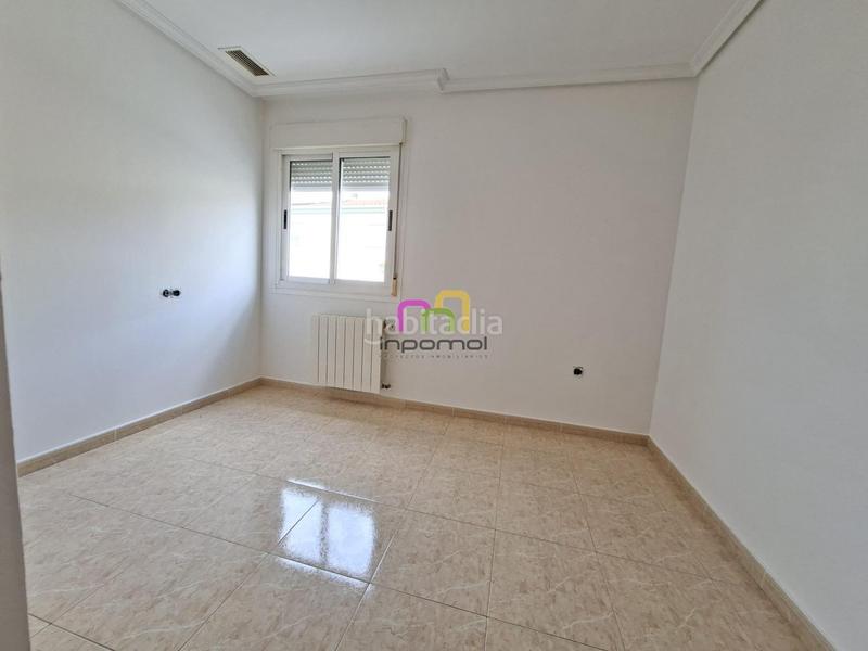 Foto 1f075d0e-74bc-4e7c-9d9a-1b07012d5945. Casa adossada amb calefacció aparcament a Avenida Elvas Badajoz