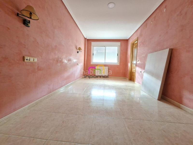 Foto 37ffd555-5007-4f54-a1e0-edb31f0cd9b2. Casa adossada amb calefacció aparcament a Avenida Elvas Badajoz