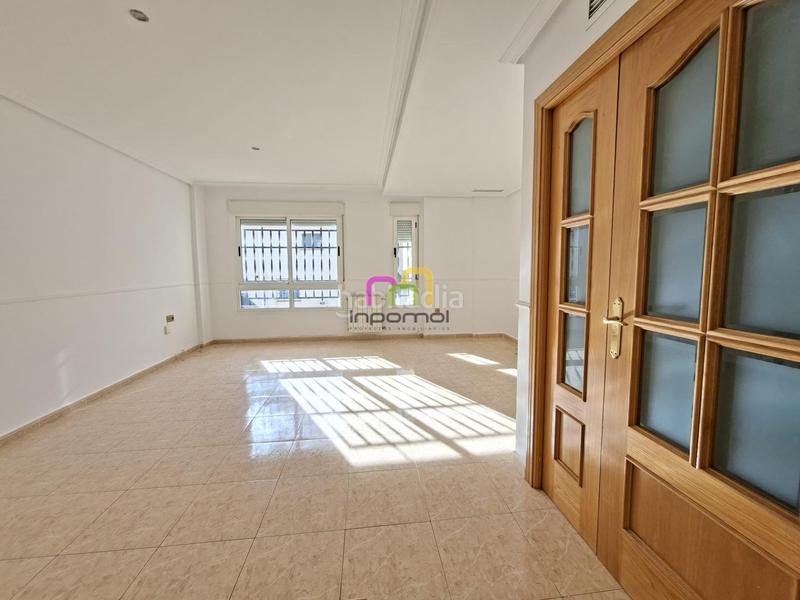 Foto 5ccf158b-c444-4e4d-b20a-38e9200b34db. Casa adossada amb calefacció aparcament a Avenida Elvas Badajoz