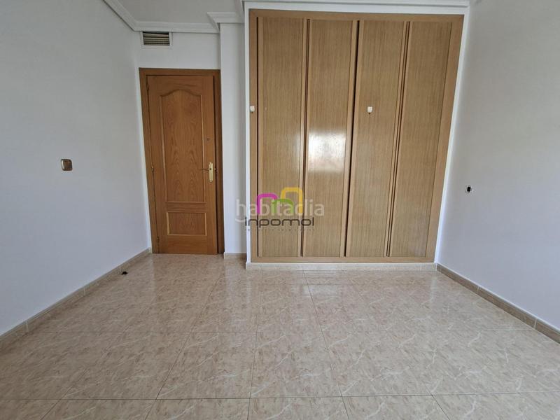 Foto 9ddb6bf4-8ac0-4c43-a9ea-6d872dfa4806. Casa adossada amb calefacció aparcament a Avenida Elvas Badajoz