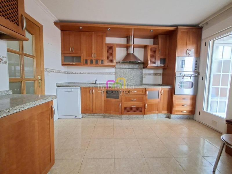 Foto 9f612389-0622-48b0-84eb-be4077076d80. Casa adossada amb calefacció aparcament a Avenida Elvas Badajoz