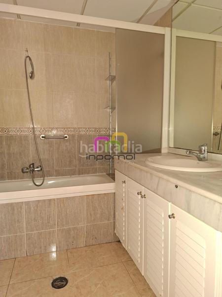 Foto bbc9eff7-cb29-4246-9410-99290d3ab0b9. Casa adossada amb calefacció aparcament a Avenida Elvas Badajoz