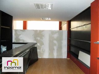 Lloguer Local Comercial a Casco Antiguo. Amplio local comercial en zona inmejorable!!