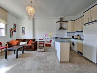 Oficina en Valdepasillas - La Paz - Huerta Rosales. Amplia oficina convertida en vivienda en huerta rosales, badajoz