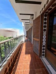 Flat in Pardaleras. Amplio piso en el centro de badajoz  oportunidad para reformar