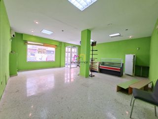 Lloguer Local Comercial a Maria Auxiliadora - Barriada de Llera. Amplio local con 2 escaparates zona maría auxiliadora, badajoz!