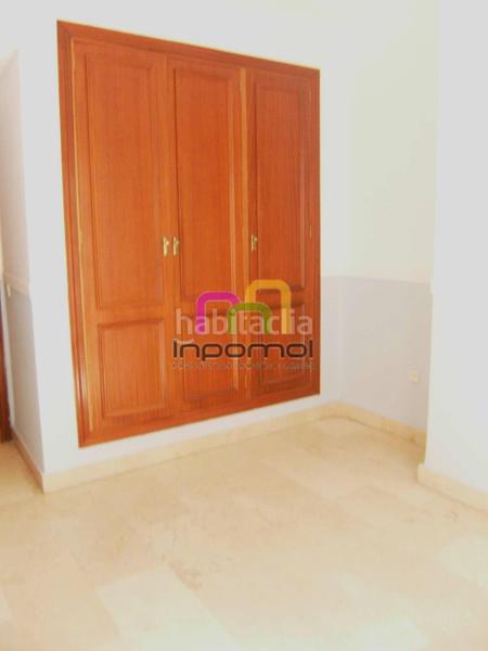 Foto 3400452c-d476-48cb-adcd-ef94d42f896a. Piso amplio piso con terraza en el centro!!! en Casco Antiguo Badajoz