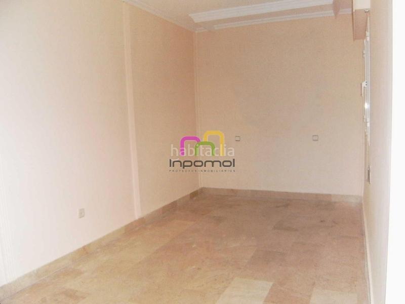 Foto 75289688-e42d-44c9-a1b4-cc850d728954. Piso amplio piso con terraza en el centro!!! en Casco Antiguo Badajoz