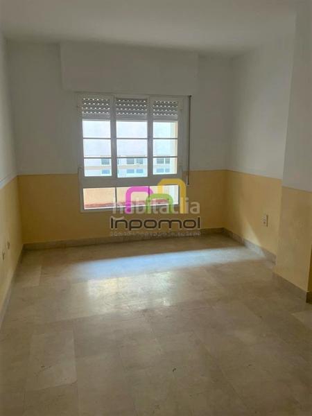 Foto 8be45c67-d257-4b18-aee0-80949a15e501. Piso amplio piso con terraza en el centro!!! en Casco Antiguo Badajoz