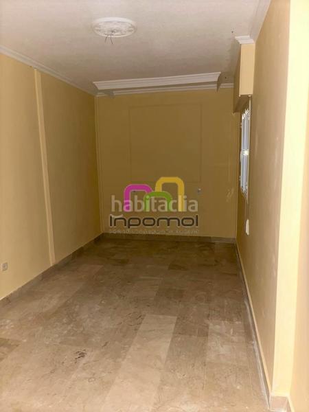 Foto c566a254-825c-4c56-bc2f-ae678c8d0a76. Piso amplio piso con terraza en el centro!!! en Casco Antiguo Badajoz