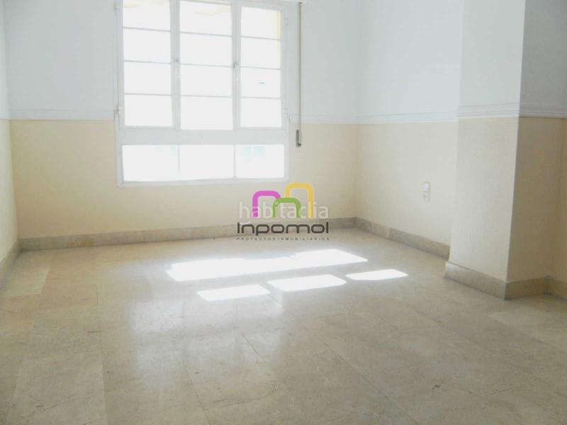 Foto c7dc94c2-8cee-4748-ae0c-8d8e70035b32. Piso amplio piso con terraza en el centro!!! en Casco Antiguo Badajoz