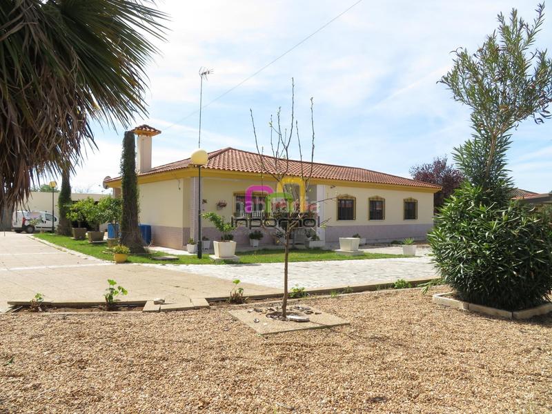 Foto 01910d4a-e44e-48f1-9e62-4fdbc5d3ace2. Chalet con riscaldamento parcheggio piscina in Dehesilla de Calamón - Campomanes Badajoz