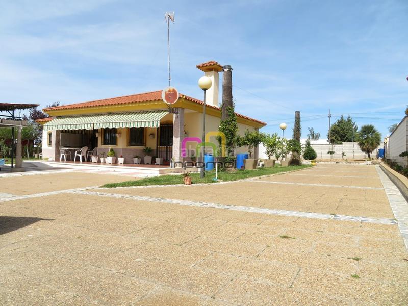 Foto 81ca82c6-90ae-40ac-9ab0-6695bec9f581. Chalet con riscaldamento parcheggio piscina in Dehesilla de Calamón - Campomanes Badajoz