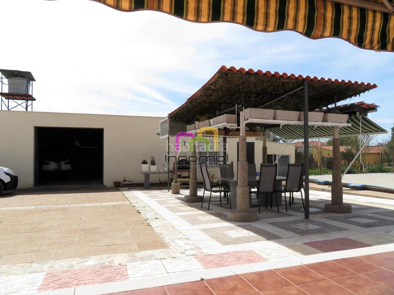 Foto 8b00284c-febb-45b3-9387-f740da6aec95. Chalet con riscaldamento parcheggio piscina in Dehesilla de Calamón - Campomanes Badajoz