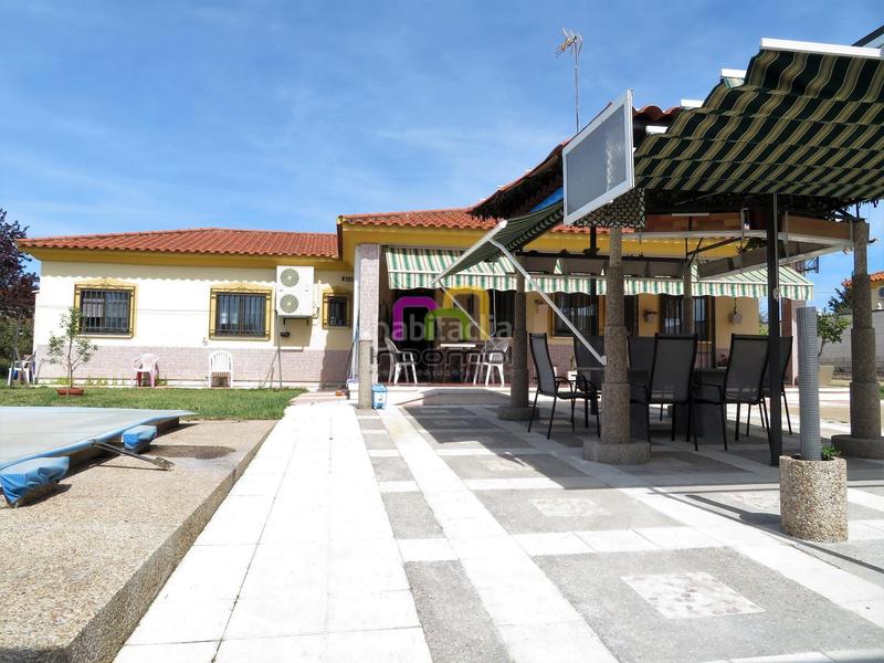 Foto 9510c584-bb5a-4cb5-943c-0d6622075e03. Chalet con riscaldamento parcheggio piscina in Dehesilla de Calamón - Campomanes Badajoz