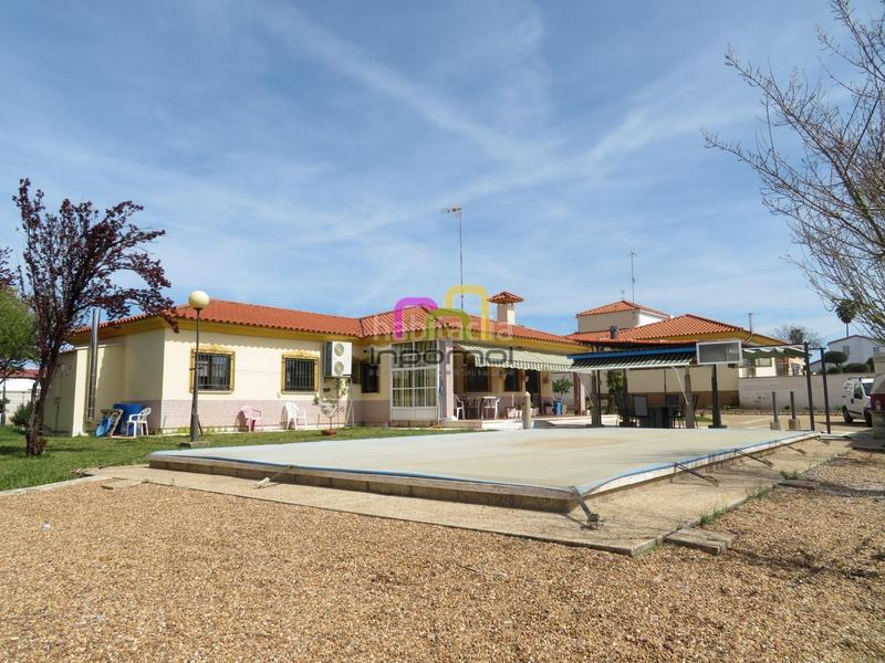 Foto 99f68ff4-ccc2-40d4-b91b-e851353e3bfe. Chalet con riscaldamento parcheggio piscina in Dehesilla de Calamón - Campomanes Badajoz