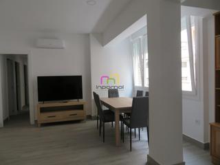 Rent Flat in Santa Marina. Estupendo piso de 3 dormitorios en alquiler con muebles en zona