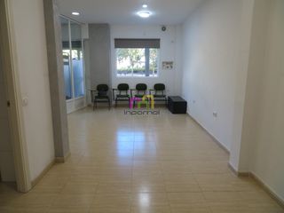 Lloguer Local Comercial a Las Vaguadas. Alquiler local adaptado para oficina