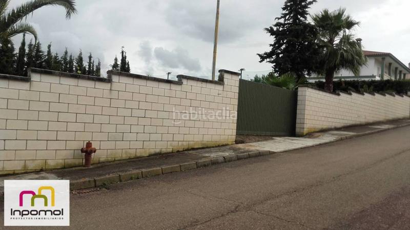 Foto b2540630-9409-4712-b008-abb17f51d5af. Terreno residencial amplia parcela, ubicacion privilegiada en Badajoz