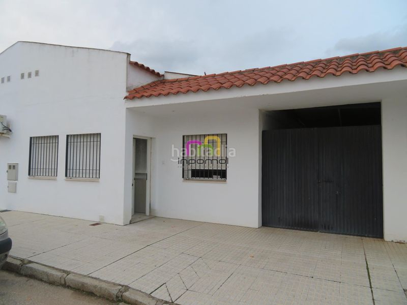 Foto 1d98691d-3c3f-4504-ba48-e92dc1637721. Casa amb aparcament a pedanías de Badajoz Badajoz