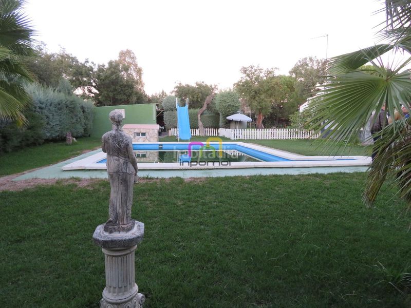 Foto 2f41bcc4-296e-40c4-b497-8a769ddd0feb. Masia amb calefacció aparcament piscina a Casco Antiguo Badajoz