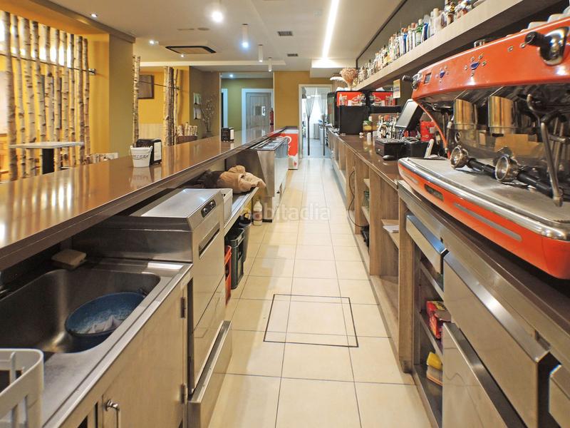 Foto 4f92c35f-b1e5-4f4b-97a4-0eed64ecff53. Location local commercial avec chauffage dans Monte Alto - Zalaeta - Atocha Coruña (A)