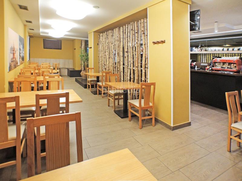 Foto b56d0a26-60db-41a6-8208-3accb3a8e578. Location local commercial avec chauffage dans Monte Alto - Zalaeta - Atocha Coruña (A)