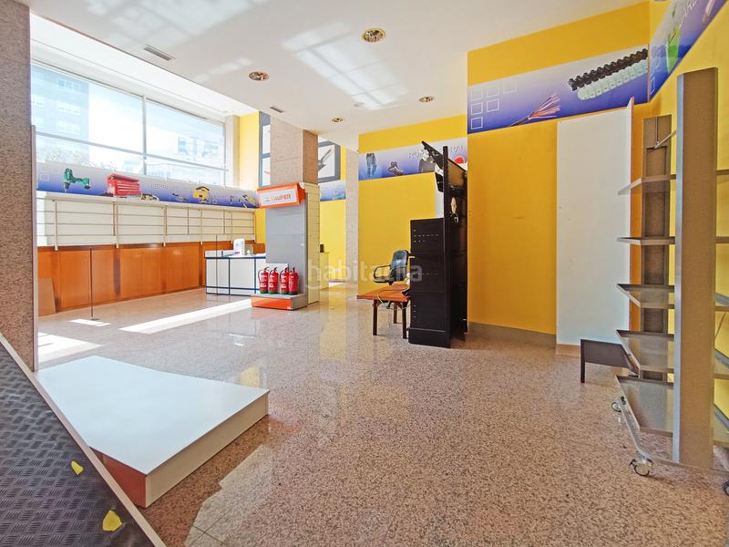 Foto e2f982ba-7786-4c05-b033-f3cd3bfebf5e. Lloguer local comercial a plaza josé gonzález dopeso 51 a Coruña (A)