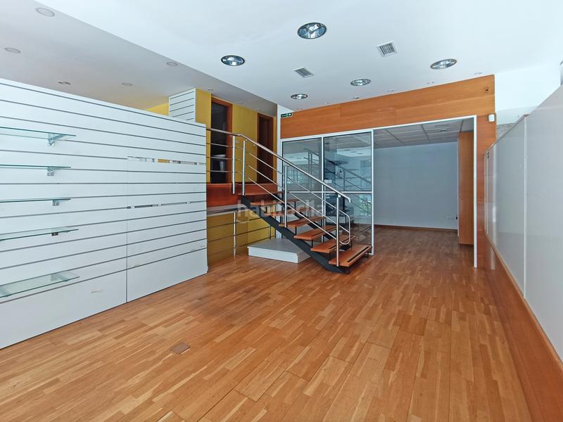 Foto 322447b4-cb31-4085-9f32-5c9e74b135a9. Location local commercial dans plaza josé gonzález dopeso 51 dans Coruña (A)