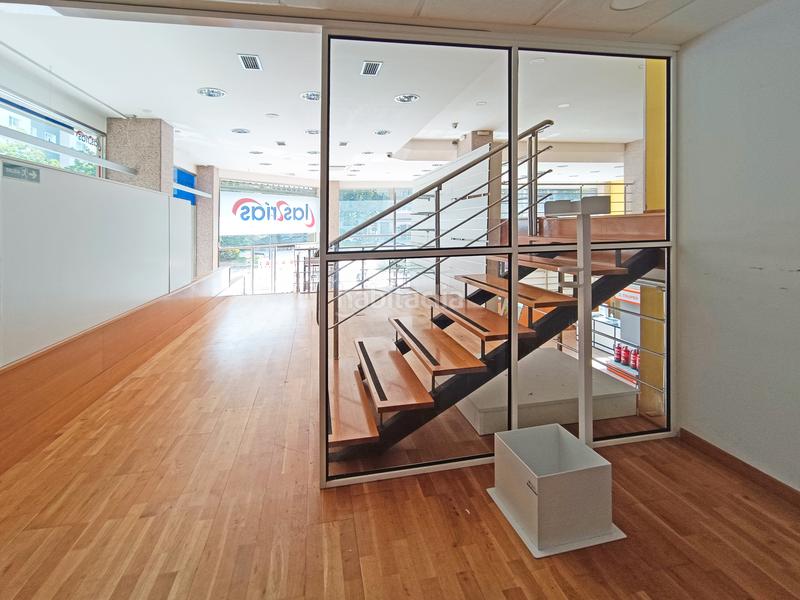 Foto bc7277e2-eb35-43d3-81b8-79a14f9f25c0. Rent business premise in plaza josé gonzález dopeso 51 in Coruña (A)